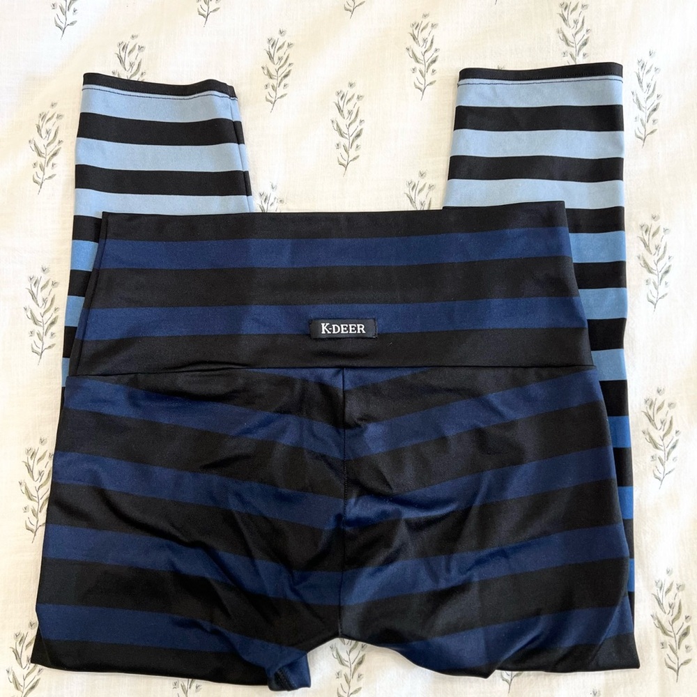 K-Deer Capri Yoga Leggings - Rare!